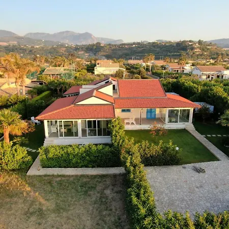 Letizia كامبوفيليتْشّي دي روتْشّي