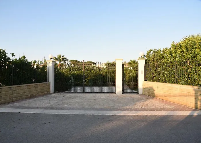 Letizia * Campofelice Di Roccella